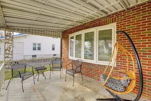 Interior - 1 Mi to Dtwn Tiffin! Brick Bungalow w/ Patio, Yard (Tiffin)