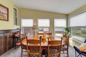 Interior - 1 Mi to Dtwn Tiffin! Brick Bungalow w/ Patio, Yard (Tiffin)