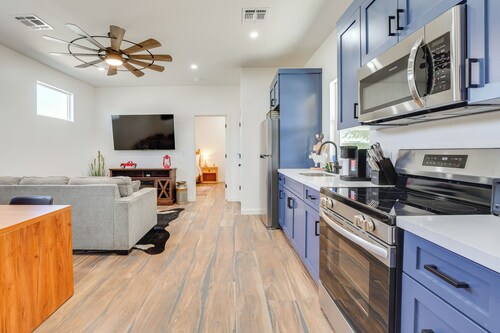 Outdoor Space, Near Everything: Glendale Getaway!