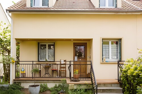 Guest Room 'Chambre T' with Shared Terrace & Garden, Wi-Fi Included