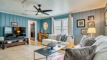 House (3 Bedrooms) | Front of property