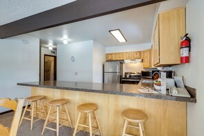 Apartment (3 Bedrooms) | Interior - 3 Mi to Winter Park Resort! Mtn-view Condo (Winter Park)