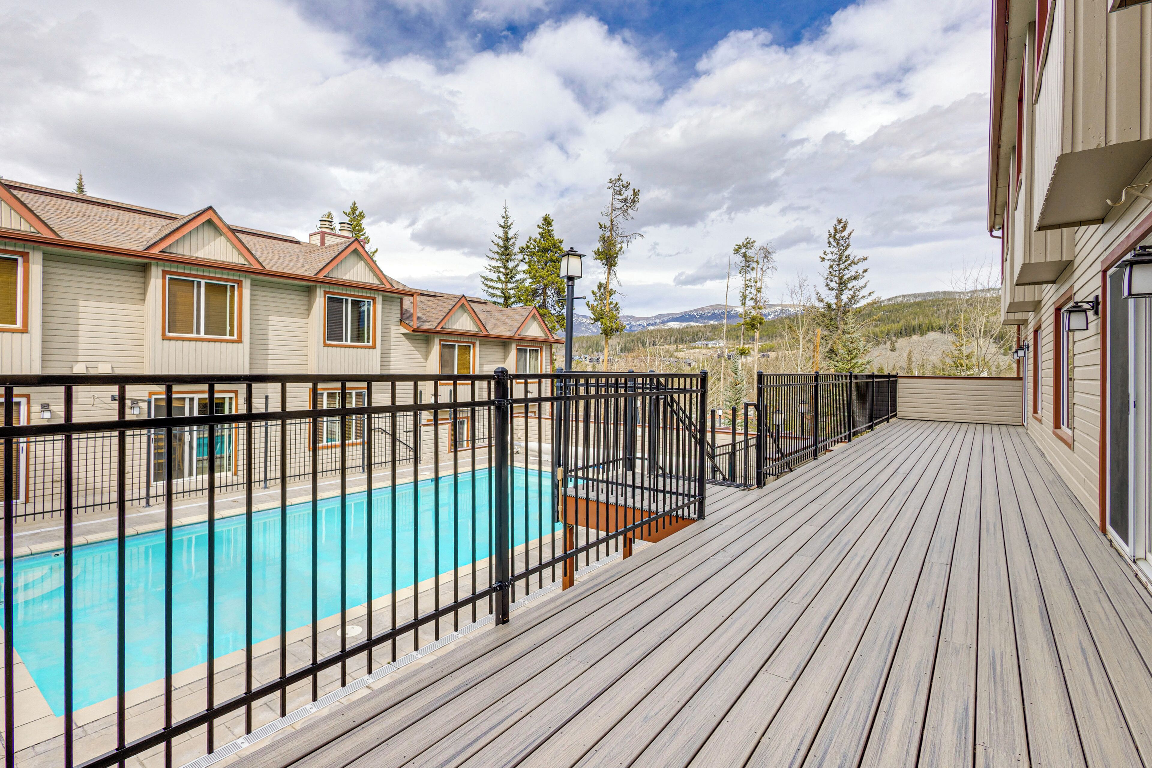 Apartment (3 Bedrooms) | Front of property