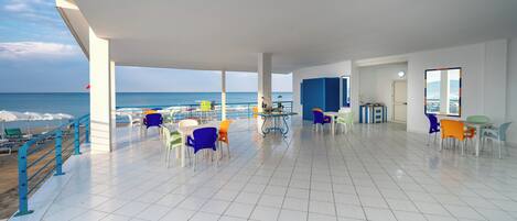 Playa privada cerca, arena blanca y servicio de transporte a la playa