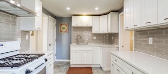 1 Mi to NYC Train & Arts District: Rahway Escape