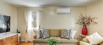 1 Mi to NYC Train & Arts District: Rahway Escape