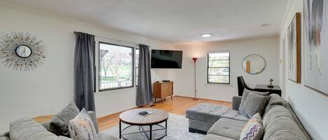 House (3 Bedrooms) | Front of property