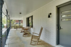 Interior - Quiet Downtown Cary Home w/ Screened Porch (Cary)