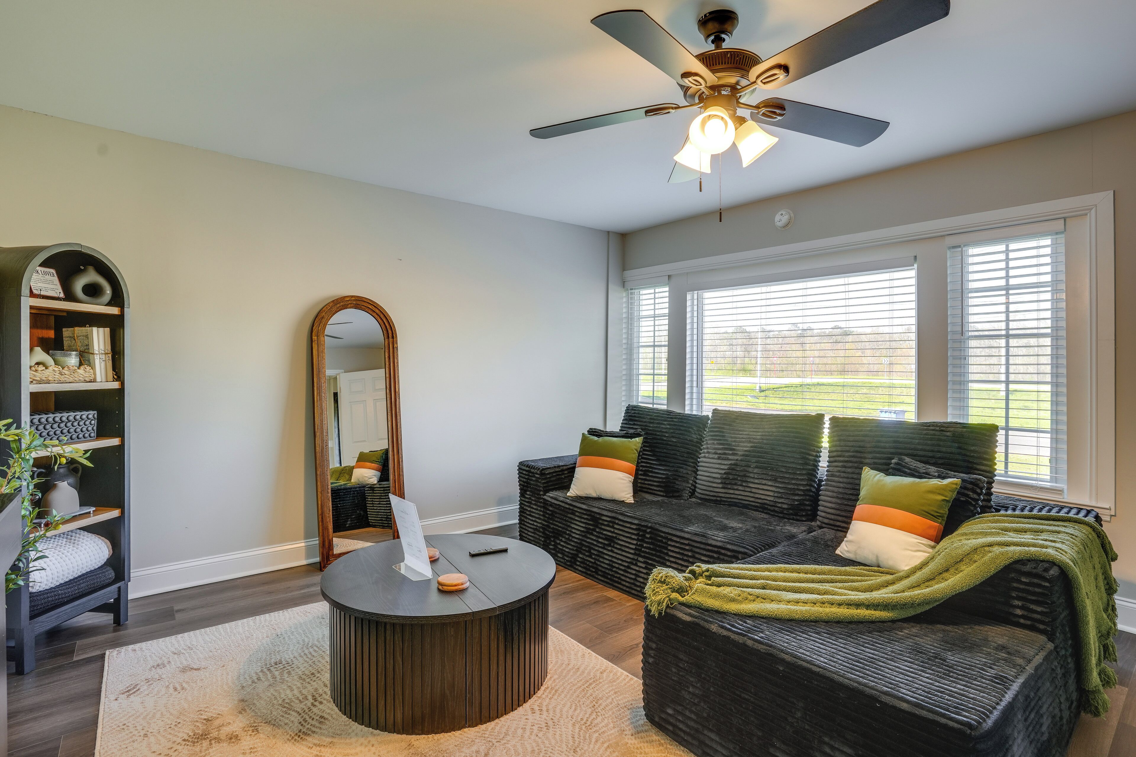 Apartment (3 Bedrooms) | Front of property
