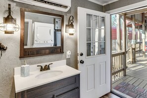 Interior - 1 Mi to Lake! Angler's Retreat in Gilbertsville (Gilbertsville)