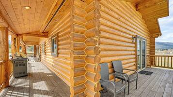 House (5 Bedrooms) | Interior