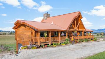 House (5 Bedrooms) | Interior