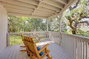 Interior - Community Perks + Mtn Views: Nacimiento Lake Gem (Bradley)