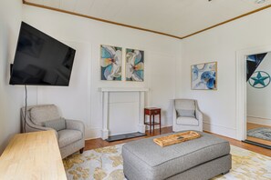 Interior - Half-mi to Dtwn Wendell! 60s Farmhouse w/ Fire Pit (Wendell)
