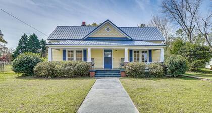 Half-mi to Dtwn Wendell! 60s Farmhouse w/ Fire Pit