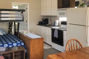 Apartment (0 Bedroom) | Interior