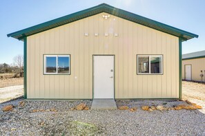 Apartment (0 Bedroom) | Interior - Ozark Mountain Launchpad! Cabin w/ Fishing On-site (Richland)