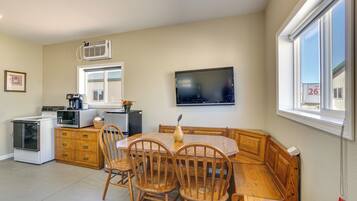 Apartment (0 Bedroom) | Front of property