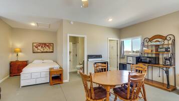 Apartment (0 Bedroom) | Interior