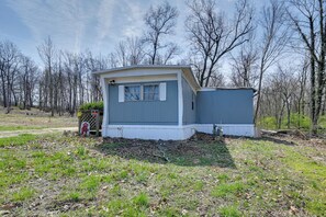 Interior - 6 Mi to Fort Knox! Rural Family Home, Pets Welcome (Radcliff)