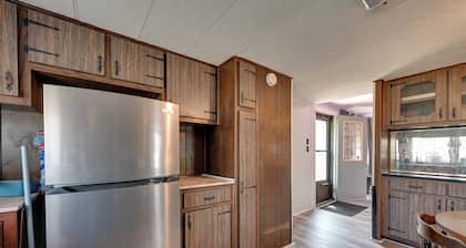 6 Mi to Fort Knox! Rural Family Home, Pets Welcome