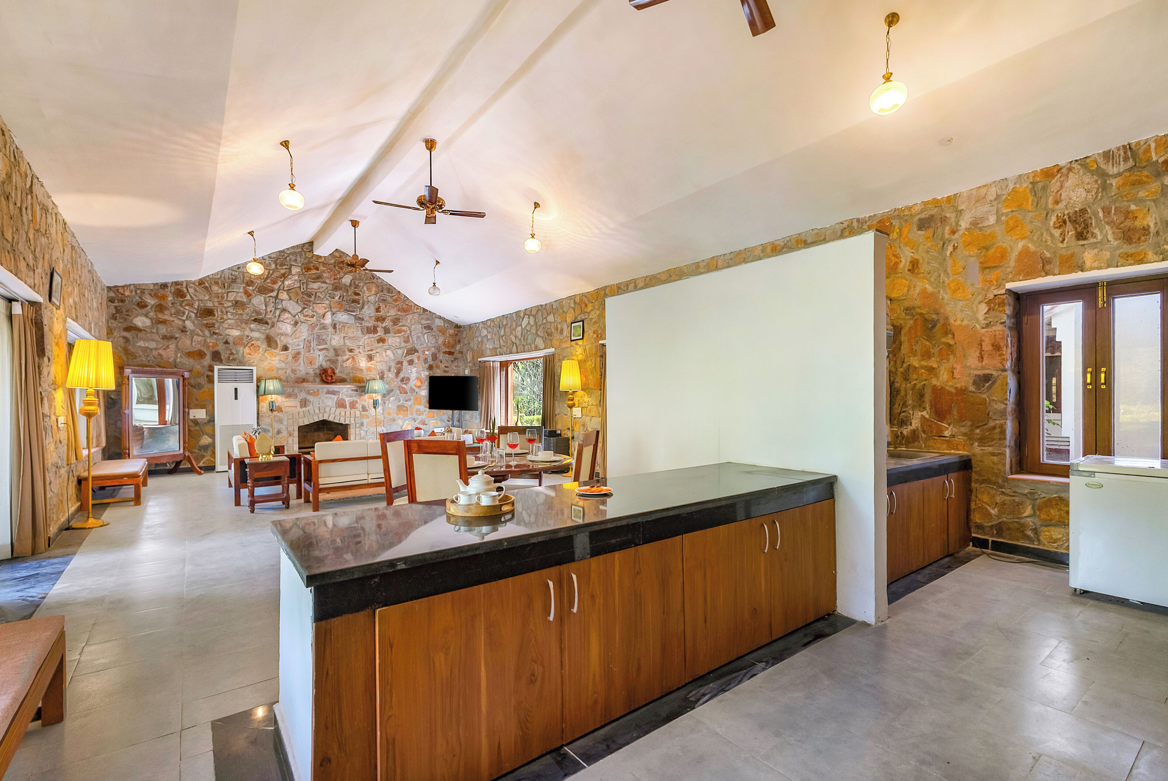 Deluxe Villa, Lake View | Interior