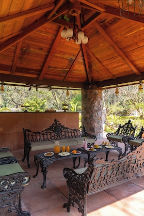 Tempat makan outdoor