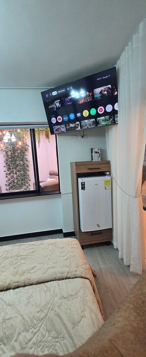アイロン / アイロン台、WiFi、ベッドシーツ