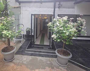 Exterior - HotelBoutique AltoLujo/Gardens/Sauna/Jacuzzi/Coworking Estadio Nomadas 8Habitac (Medellín)