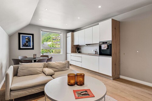 Odda Apartments - 3BR - Parking - T32