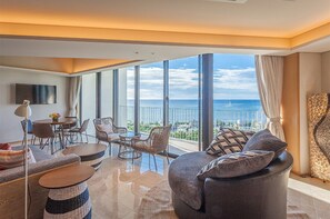 Living area - Onna Oceanview Suites (Onna)
