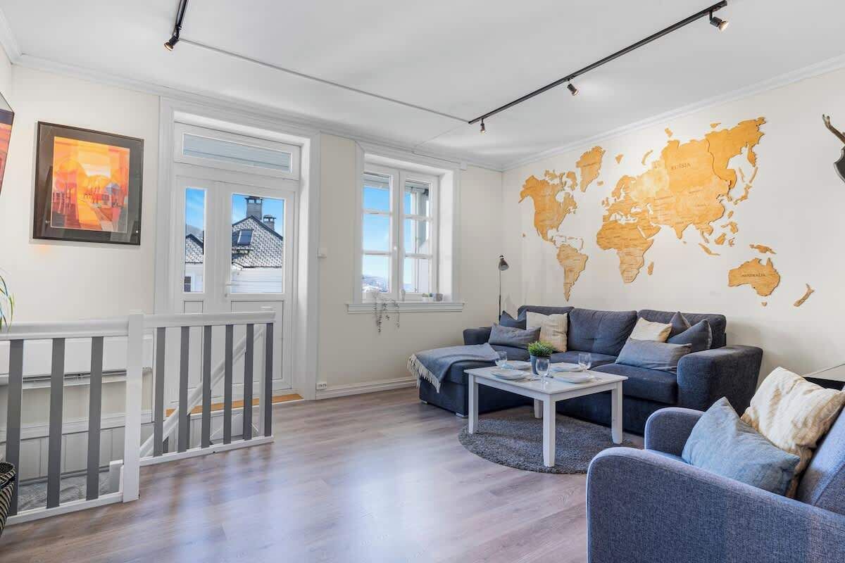 TV, fireplace, offices