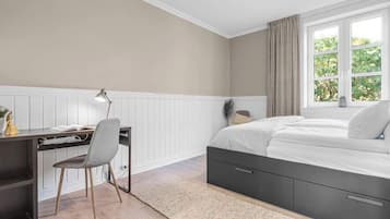 3 bedrooms, iron/ironing board, travel cot, WiFi