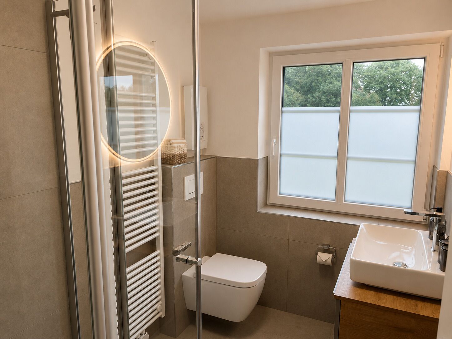Dusche, Regendusche, Haartrockner, Handtücher