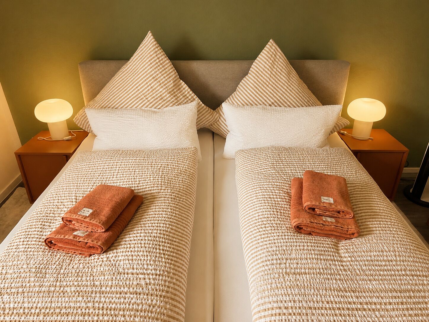 Free WiFi, bed sheets