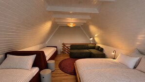 Family Condo | Blackout drapes, WiFi (free), bed sheets - elf-36 (Esens)