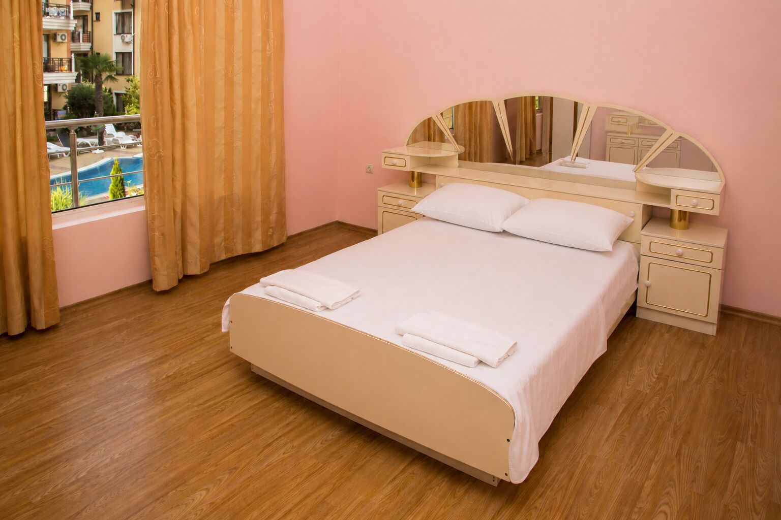 Classic Apartment, 1 Bedroom, Balcony | Laptop workspace, blackout curtains, iron/ironing board, free WiFi