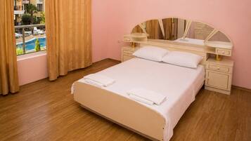 Classic Apartment, 1 Bedroom, Balcony | Laptop workspace, blackout curtains, iron/ironing board, free WiFi