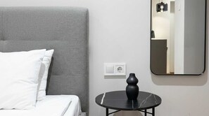 Iron/ironing board, WiFi, bed sheets - Modern Studio Suite in the centre of Thessaloniki (Thessaloniki)