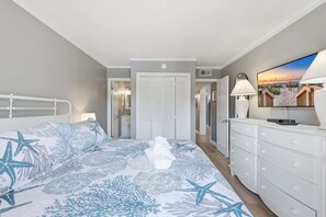 3 slaapkamers, een strijkplank/strijkijzer, gratis wifi, beddengoed