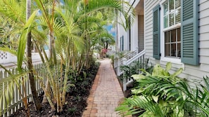 Property grounds - **THE PLAYFUL PELICAN @ OLD TOWN** Home & Pool Near Duval + LAST KEY SERVICES... (Key West)