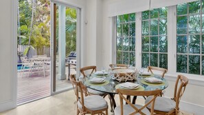 Dining - **THE PLAYFUL PELICAN @ OLD TOWN** Home & Pool Near Duval + LAST KEY SERVICES... (Key West)