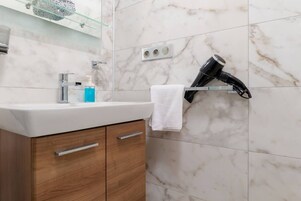 Quarto casal exclusivo, vista para a cidade | Banheiro