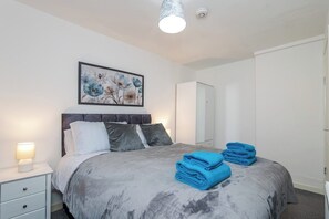 3 Schlafzimmer, Bügeleisen/Bügelbrett, WLAN, Bettwäsche