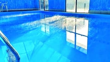 Piscina interna, piscina externa