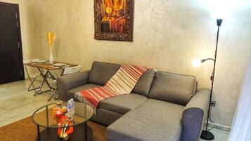 Apartment, 1 Bedroom | Living room