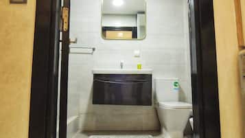 Apartment, 1 Bedroom | Bathroom