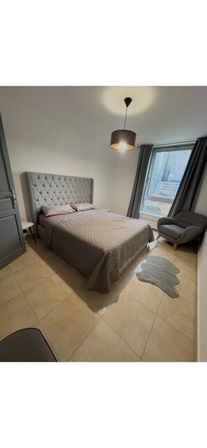 Room - Paris La defense - Apartment 3 bedrooms (Courbevoie)