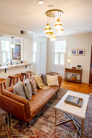 TV - Historic Charleston: Stylish 1BR Apartment (Charleston)