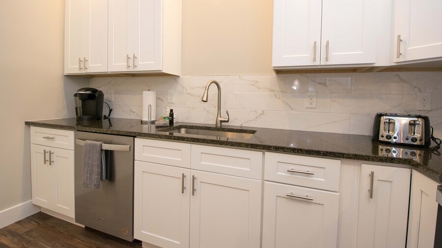 Lower Level Retreat w Free Tix Private Cozy